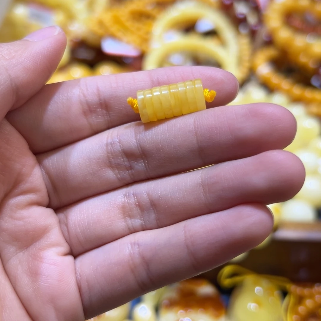 未镶嵌琥珀珠宝奇石