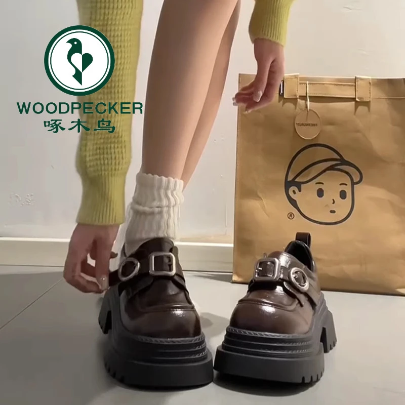 啄木鸟金属扣小皮鞋女2025年新款春秋季厚底单鞋松糕增高乐福鞋潮