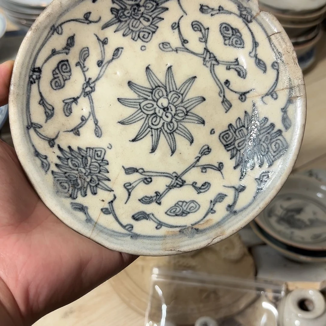 摆件青花盘子，有磕，有冲线