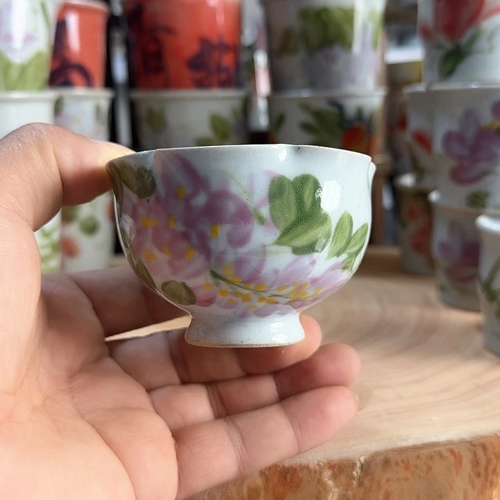 景德镇陶瓷花口小杯杯