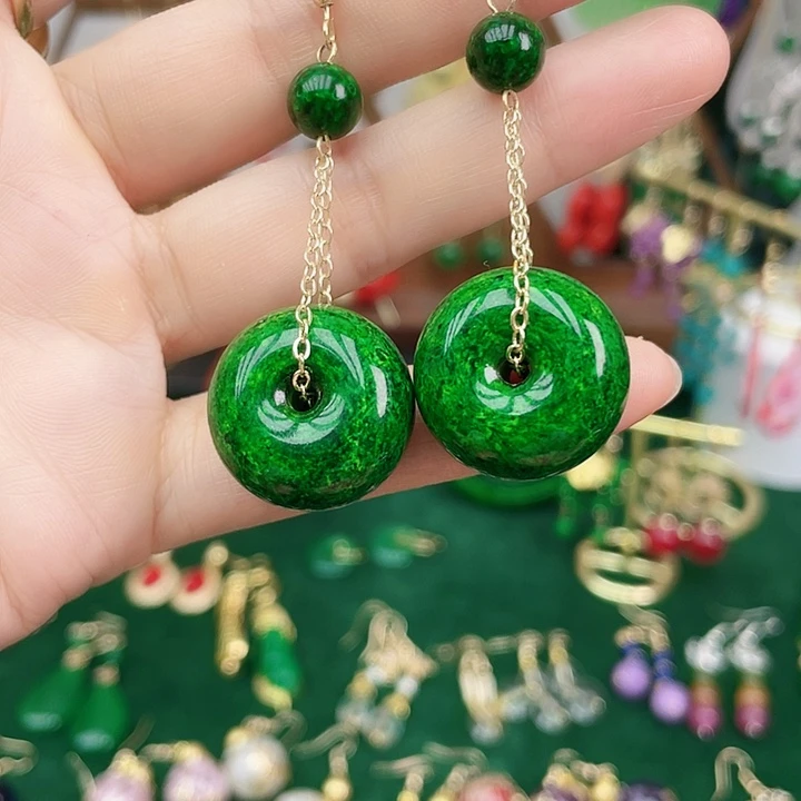 石英质玉合金耳钉