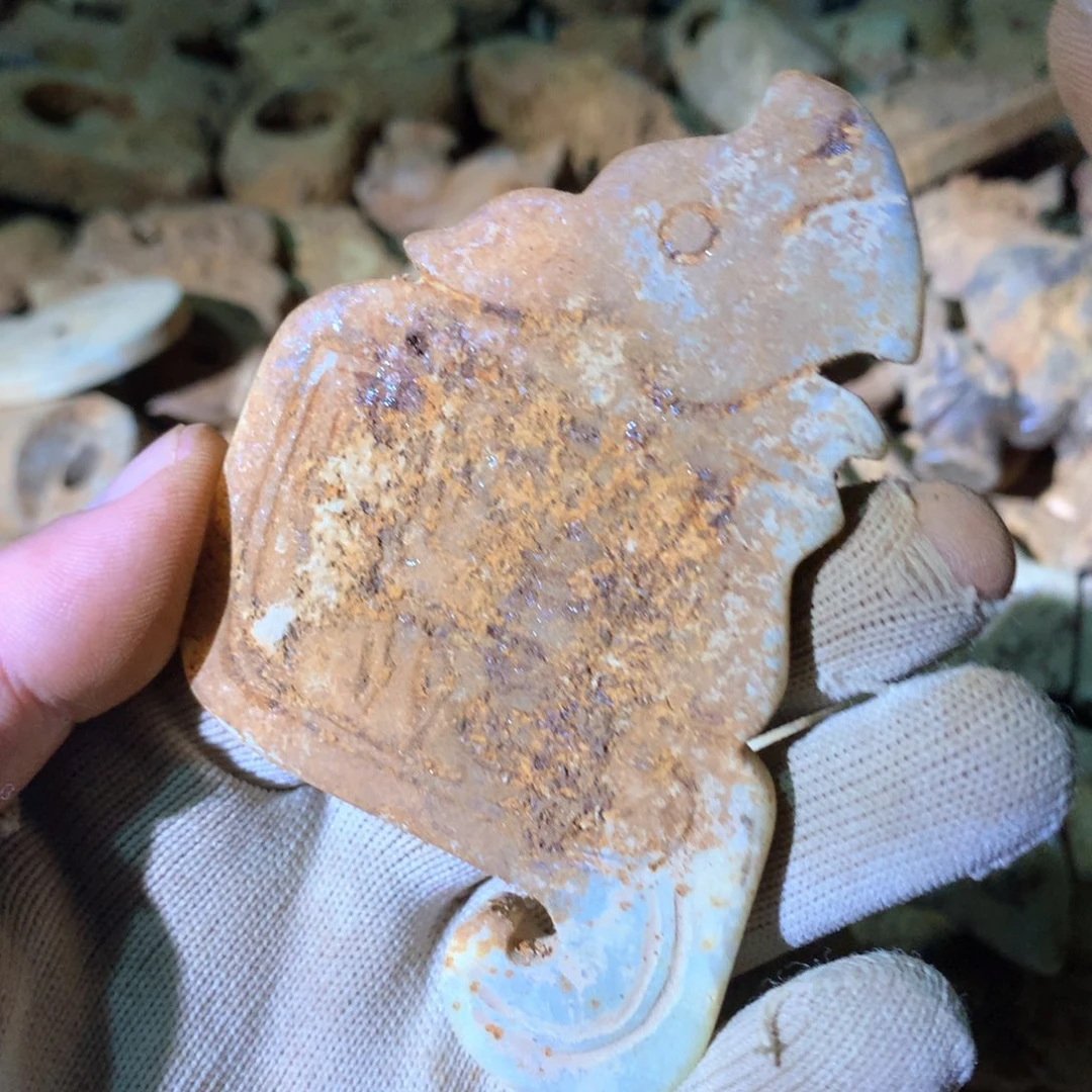 和田玉未镶嵌挂件