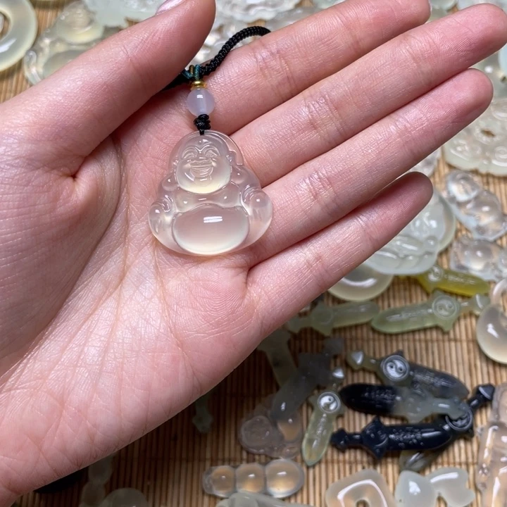 蛇纹石玉颈饰未镶嵌万**业