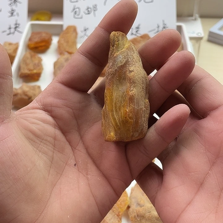 英***箱定制琥珀未镶嵌天然琥珀蜜蜡