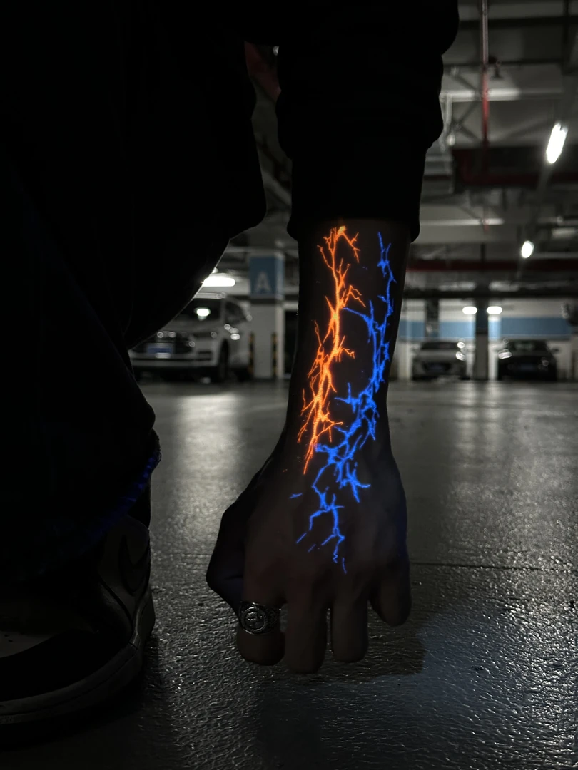 爆款荧光炫闪电手背ins风手臂秋冬户外潮酷男女小众纹身贴情侣款