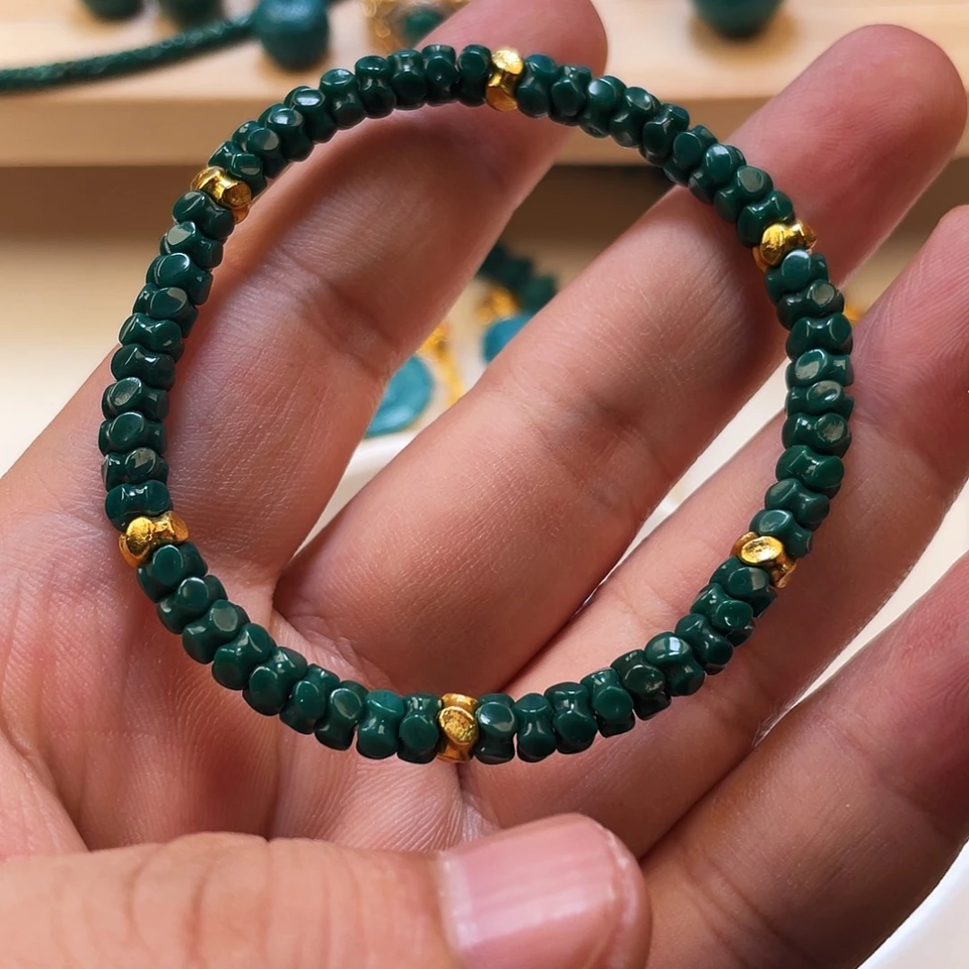 绿松石未镶嵌原矿绿松石