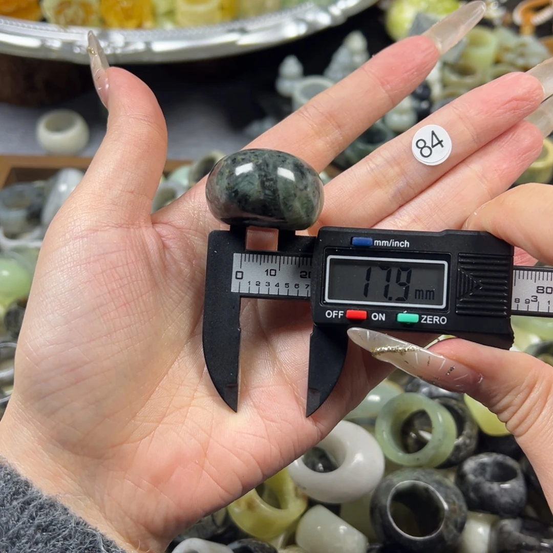 蛇纹石玉未镶嵌戒指