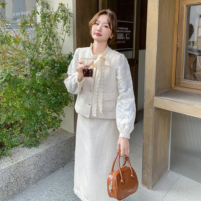 2025年秋季蕾丝花边蓝色马甲半身裙套装女三件套小香风减龄甜美