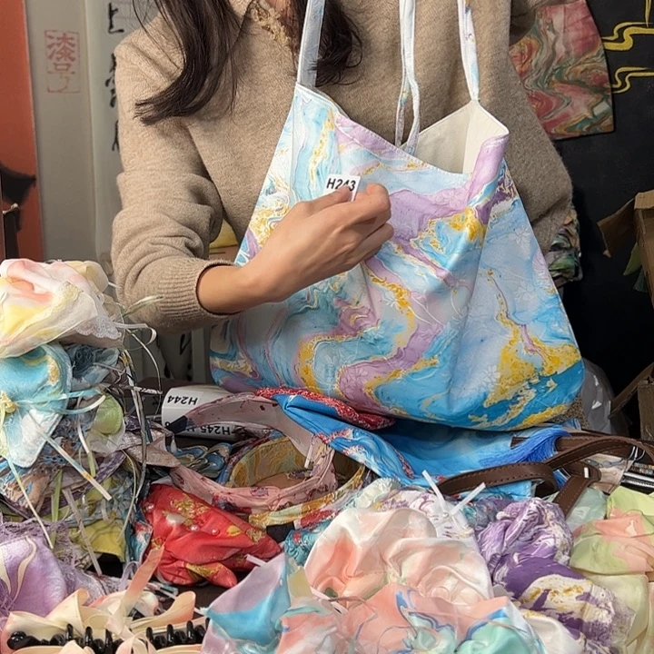 汤****243斜挎包包不退不换