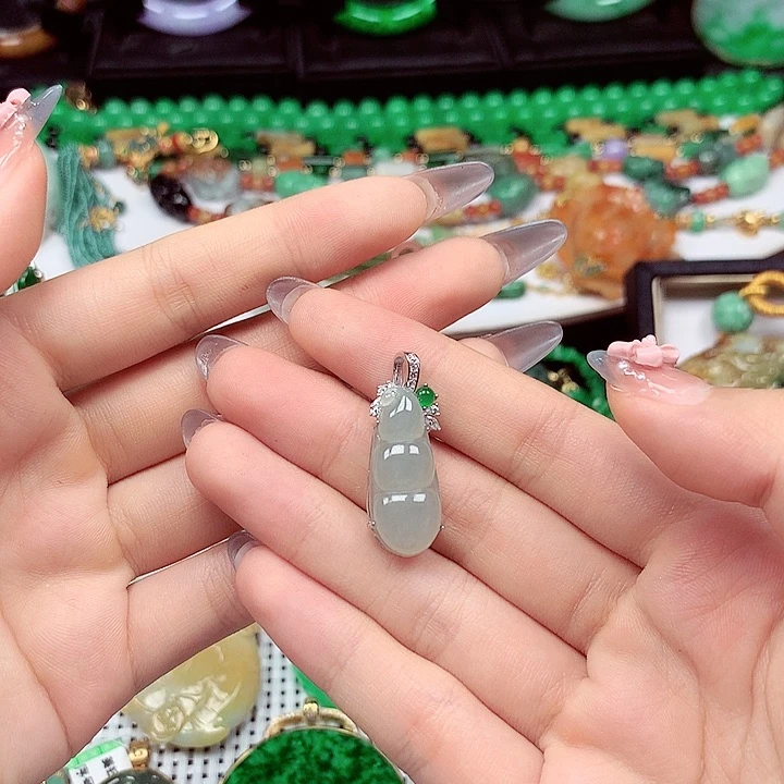 翡翠银S925镶嵌颈饰翡翠