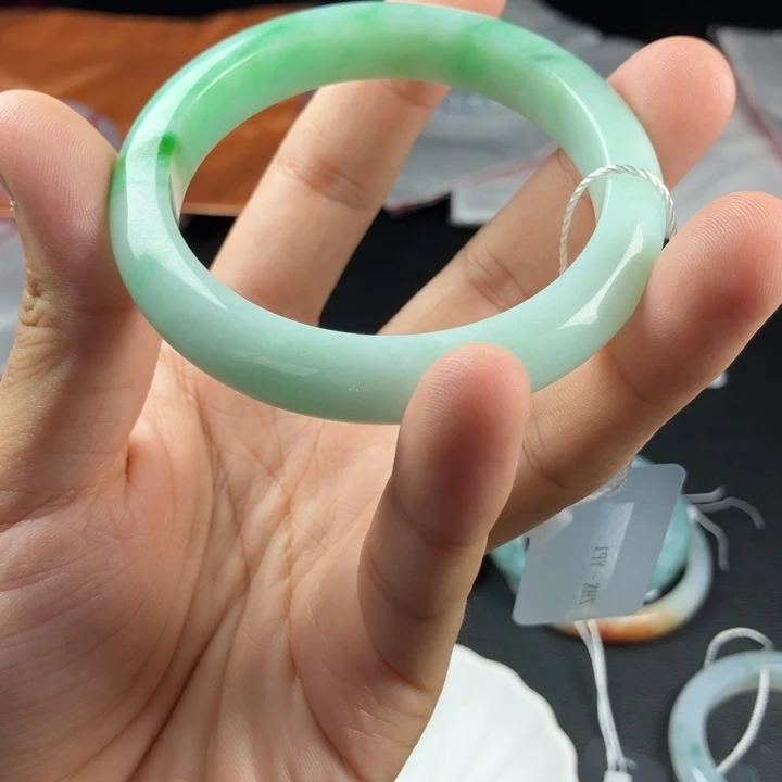 未镶嵌手镯翡翠翡翠手镯