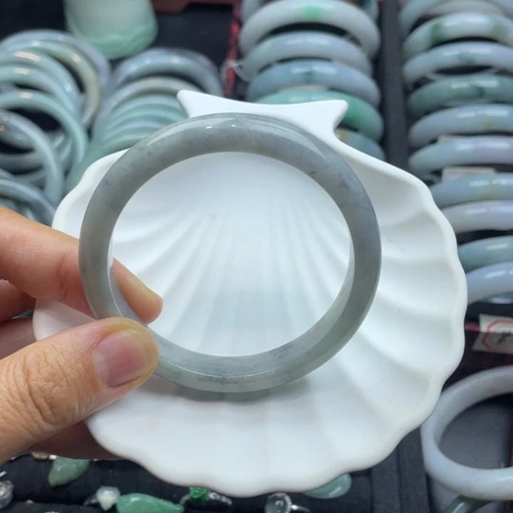 翡翠未镶嵌手镯翡翠手镯55圈口烟灰有纹裂