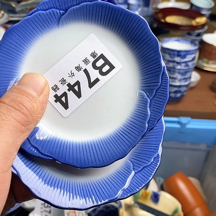 瓷片L****a666666666。 744