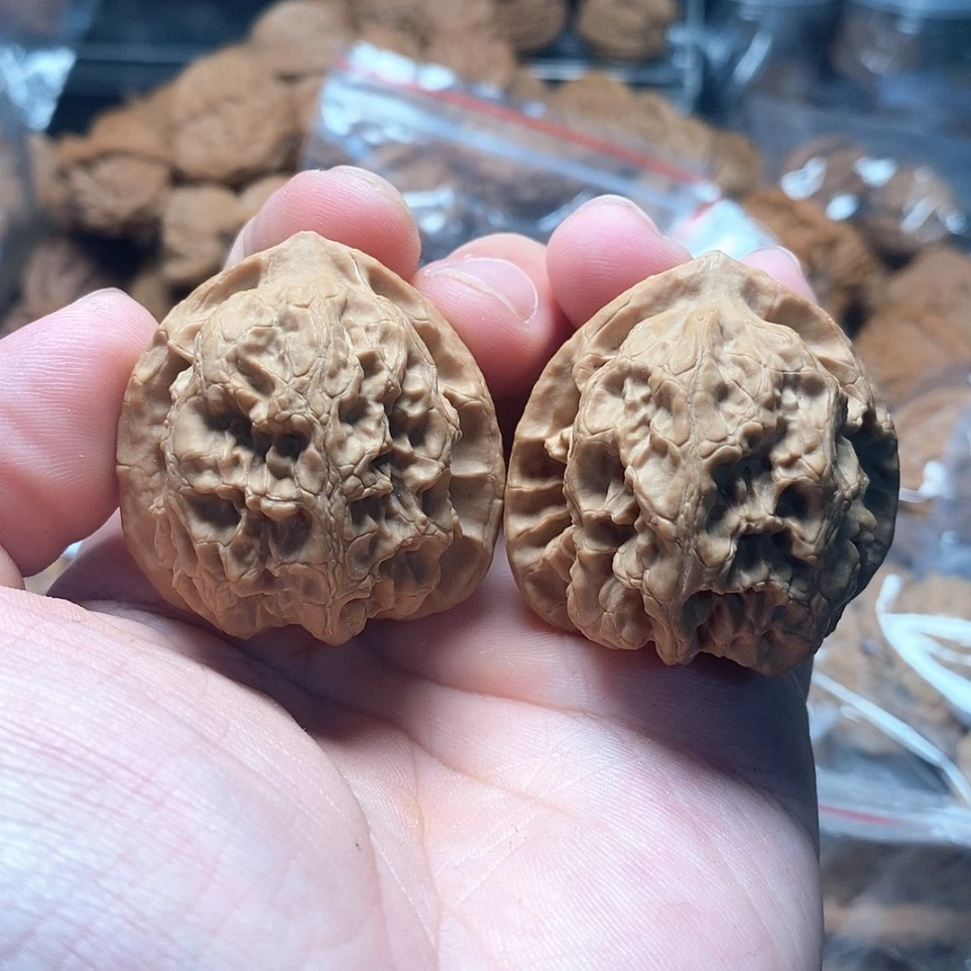 1文玩核桃梨木台39-213