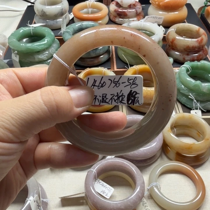 石英质玉未镶嵌手镯