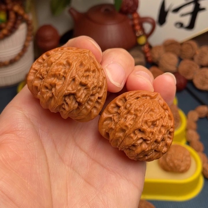 文玩核桃把件三角白38