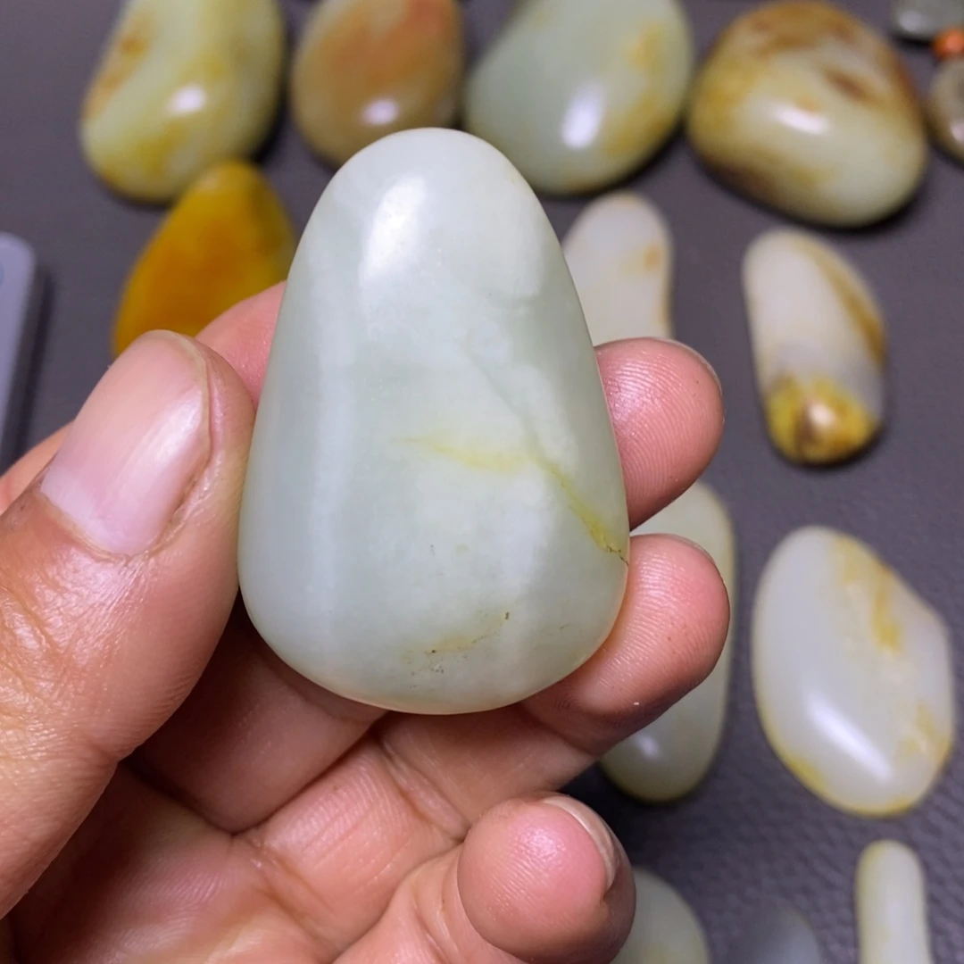 和田玉（糖玉）未镶嵌挂件