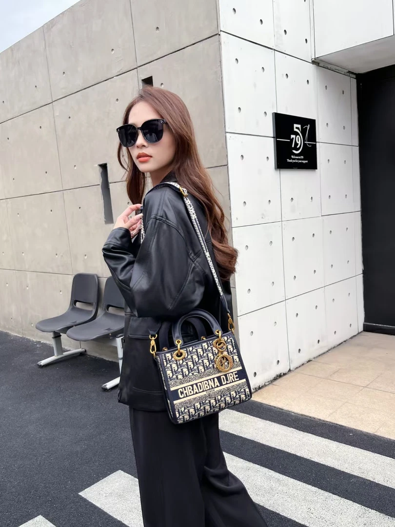 Djre「正品现货」时尚休闲韩版印花斜挎戴妃包