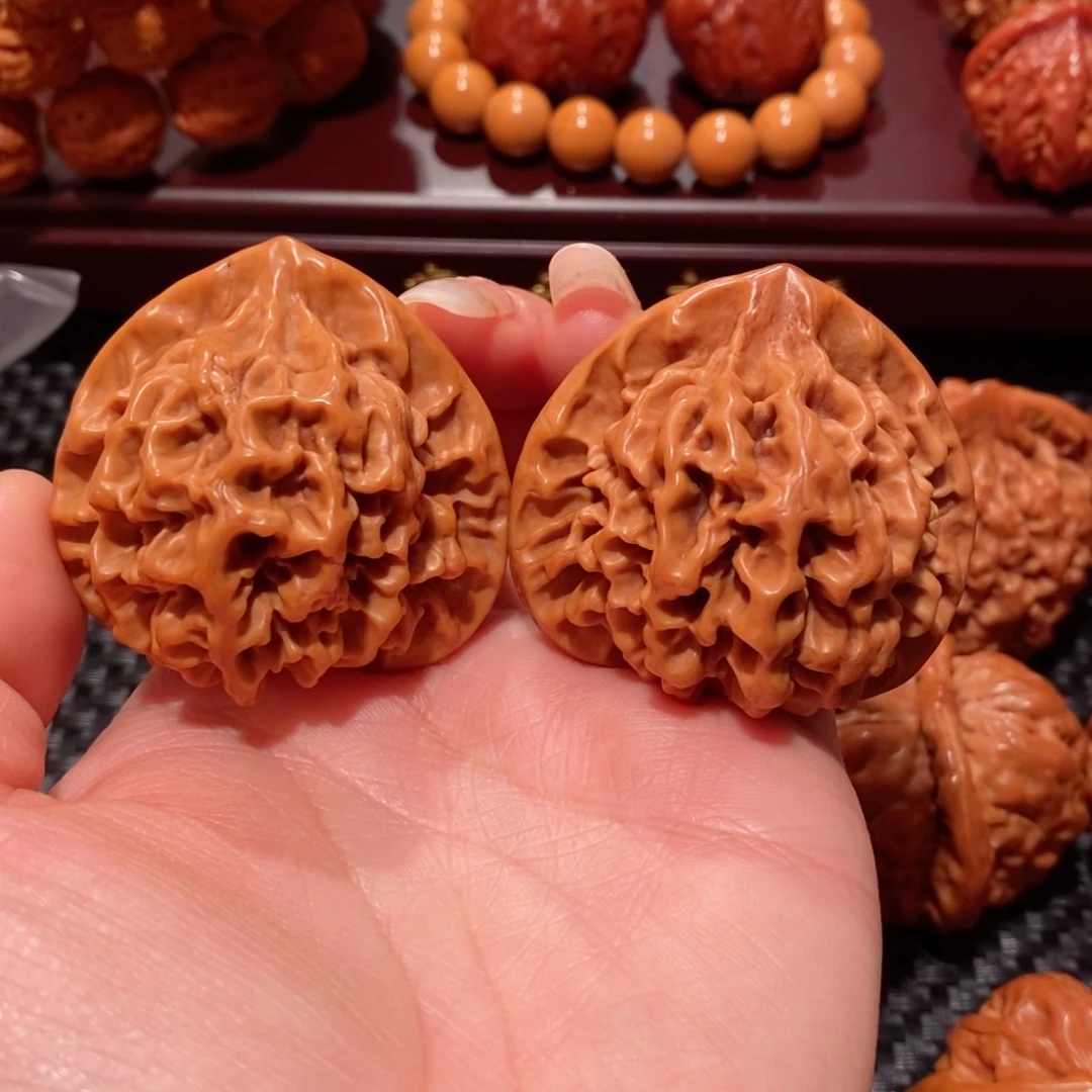 文玩核桃把件梵**凡龙鳞纹