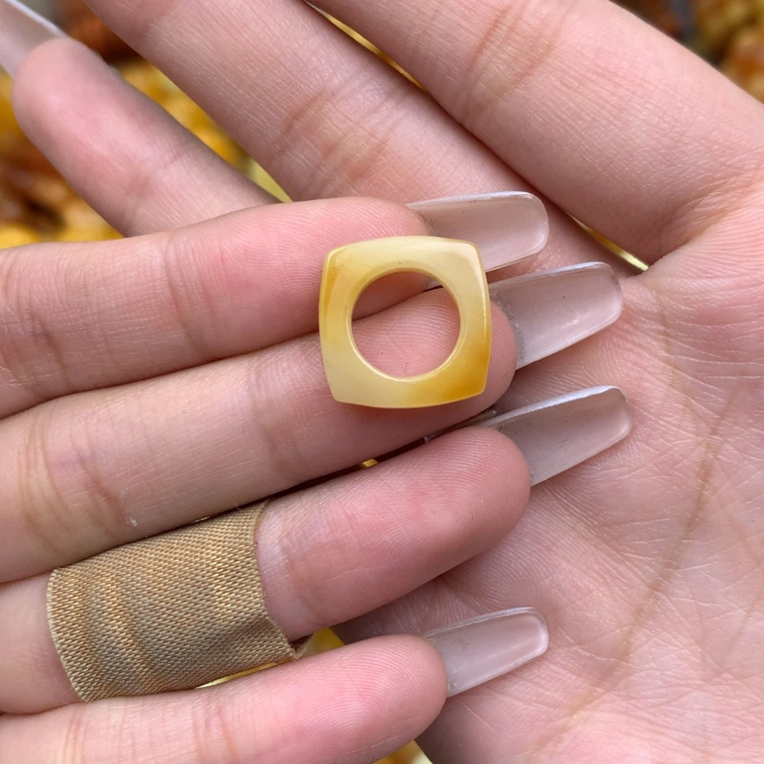 琥珀未镶嵌珠宝奇石