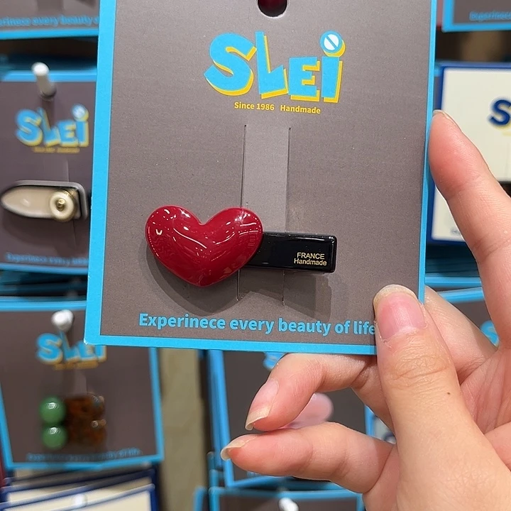 布艺铁合金红色爱心