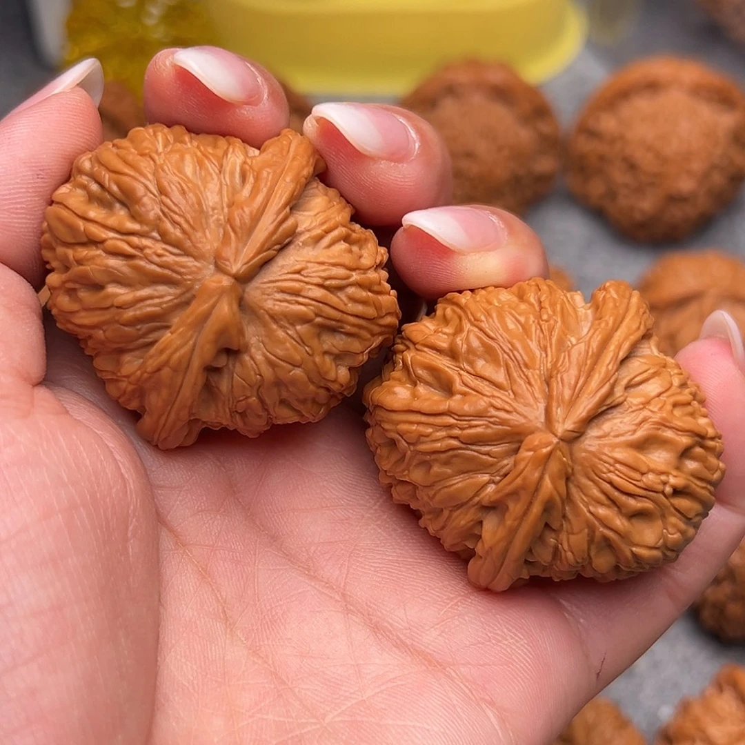 把件文玩核桃卡姿兰大球白41全品