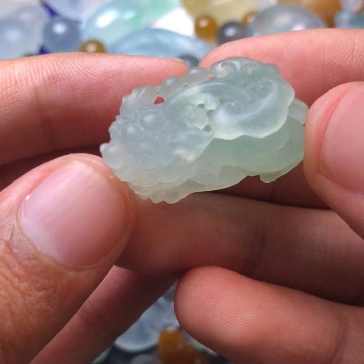 定制翡翠未镶嵌挂件