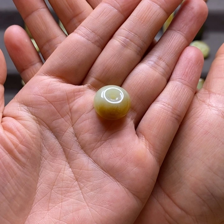 卋***㵸和田玉未镶嵌颈饰