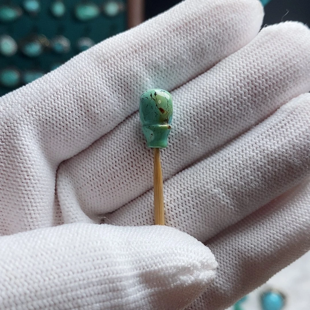 绿松石未镶嵌珠宝奇石