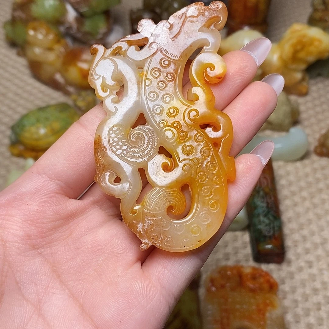 未镶嵌蛇纹石玉颈饰