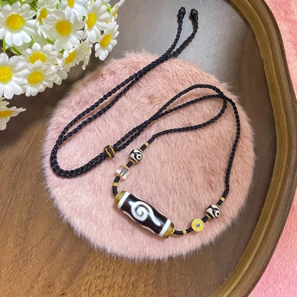 玛瑙黑白F螺锁骨链时尚个性设计项链简约气质百搭颈饰