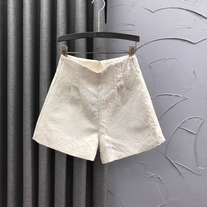 米白色提花面料休闲短裤女2025年夏天时尚个性洋气A字阔腿热裤潮