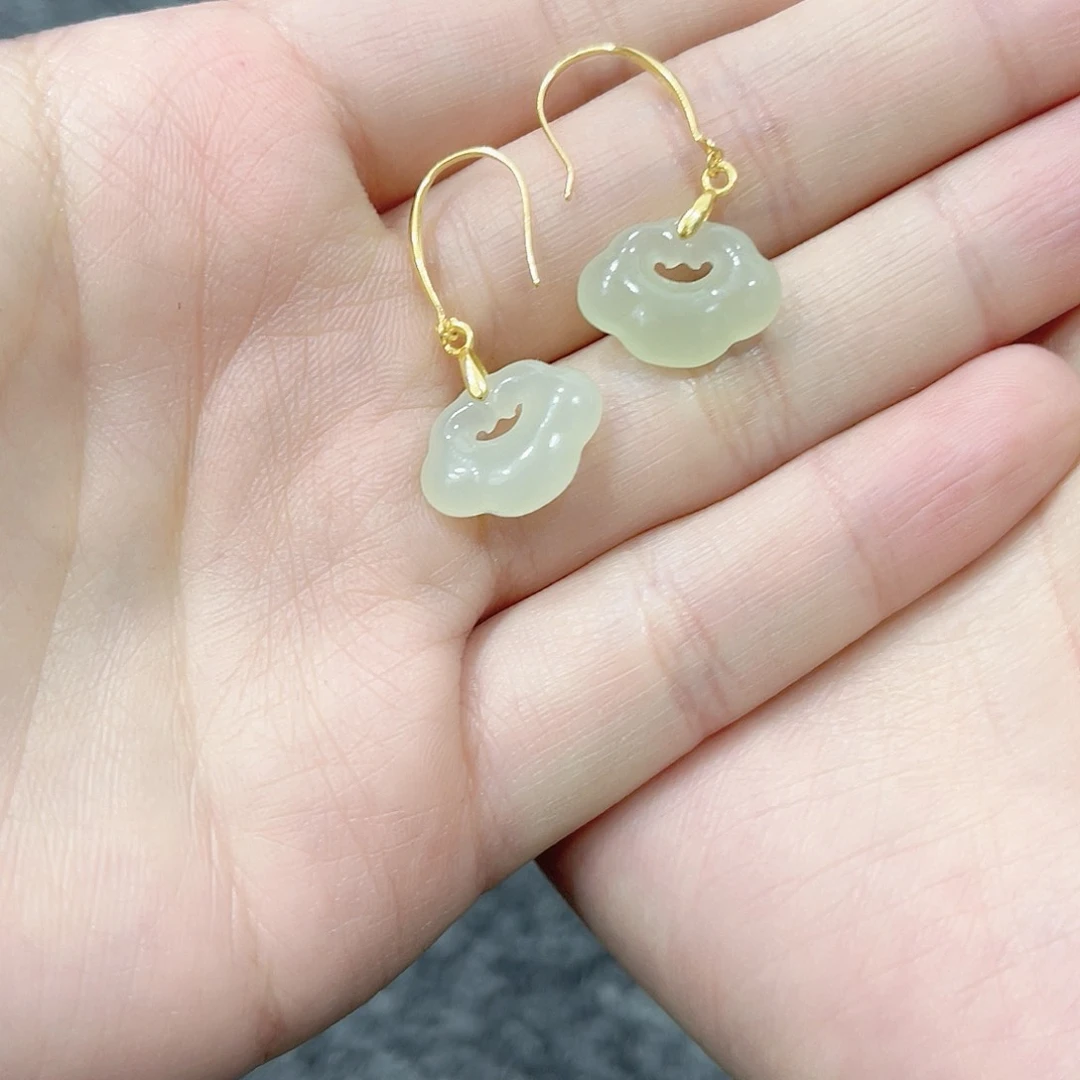 和田玉耳坠。k k银S925镶嵌