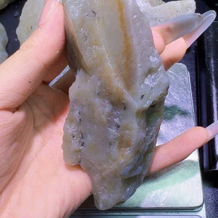 未镶嵌和田玉（糖玉）珠宝半成品