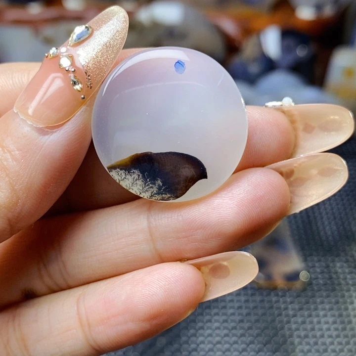 冷***贵玛瑙/玉髓未镶嵌珠宝半成品