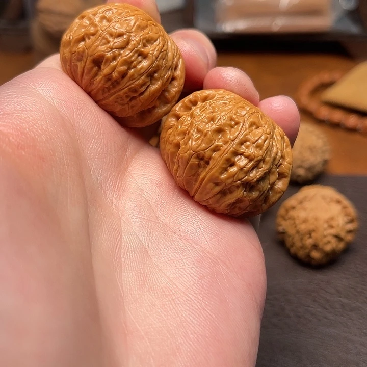 文玩核桃吊坠铁锤38微修