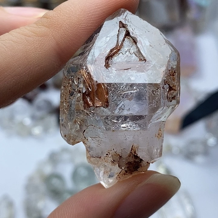 未镶嵌颈饰水晶红泥开窗冰雪骸骨