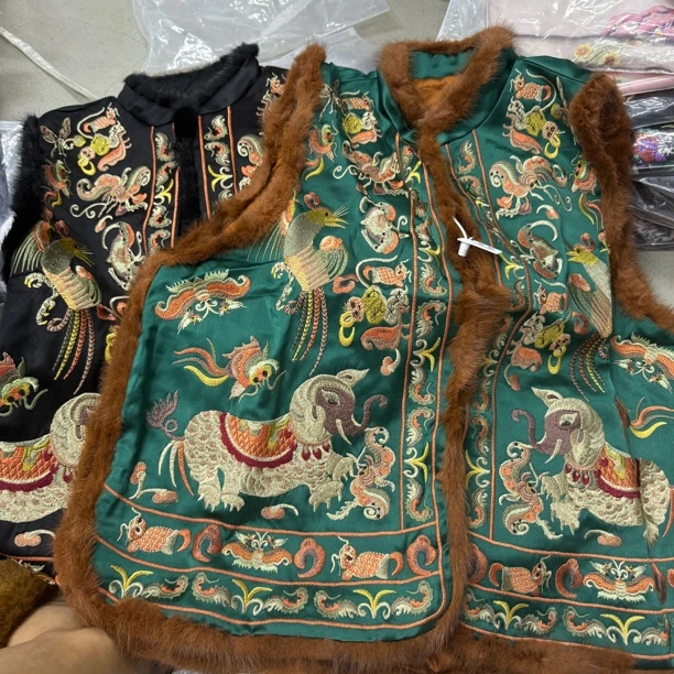 6881-1#《刺绣马甲》百搭宽松马甲复古中式网红