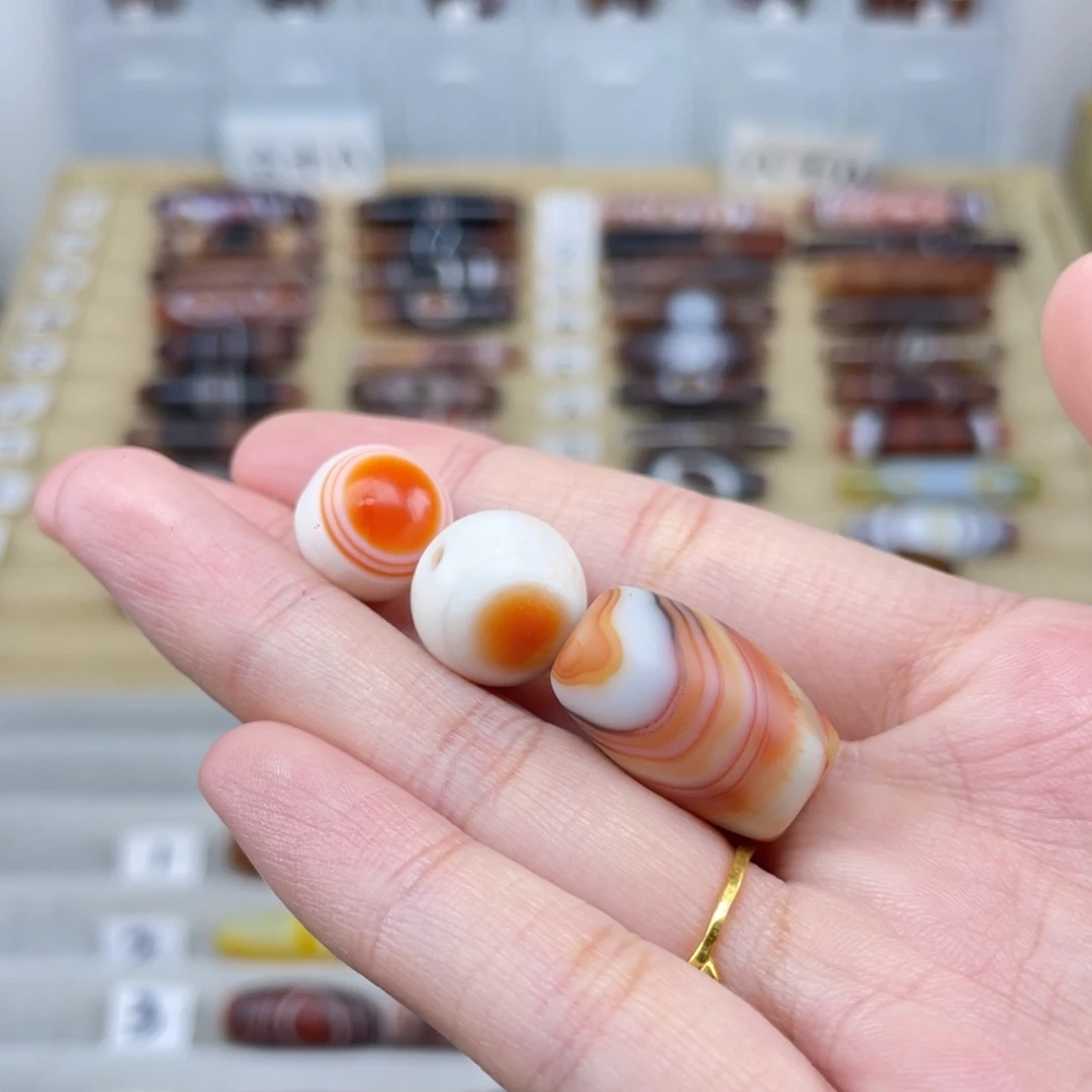 霓***衣玛瑙/玉髓合金颈饰