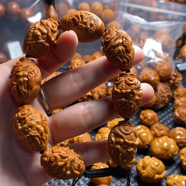 橄榄核吊坠不动明王