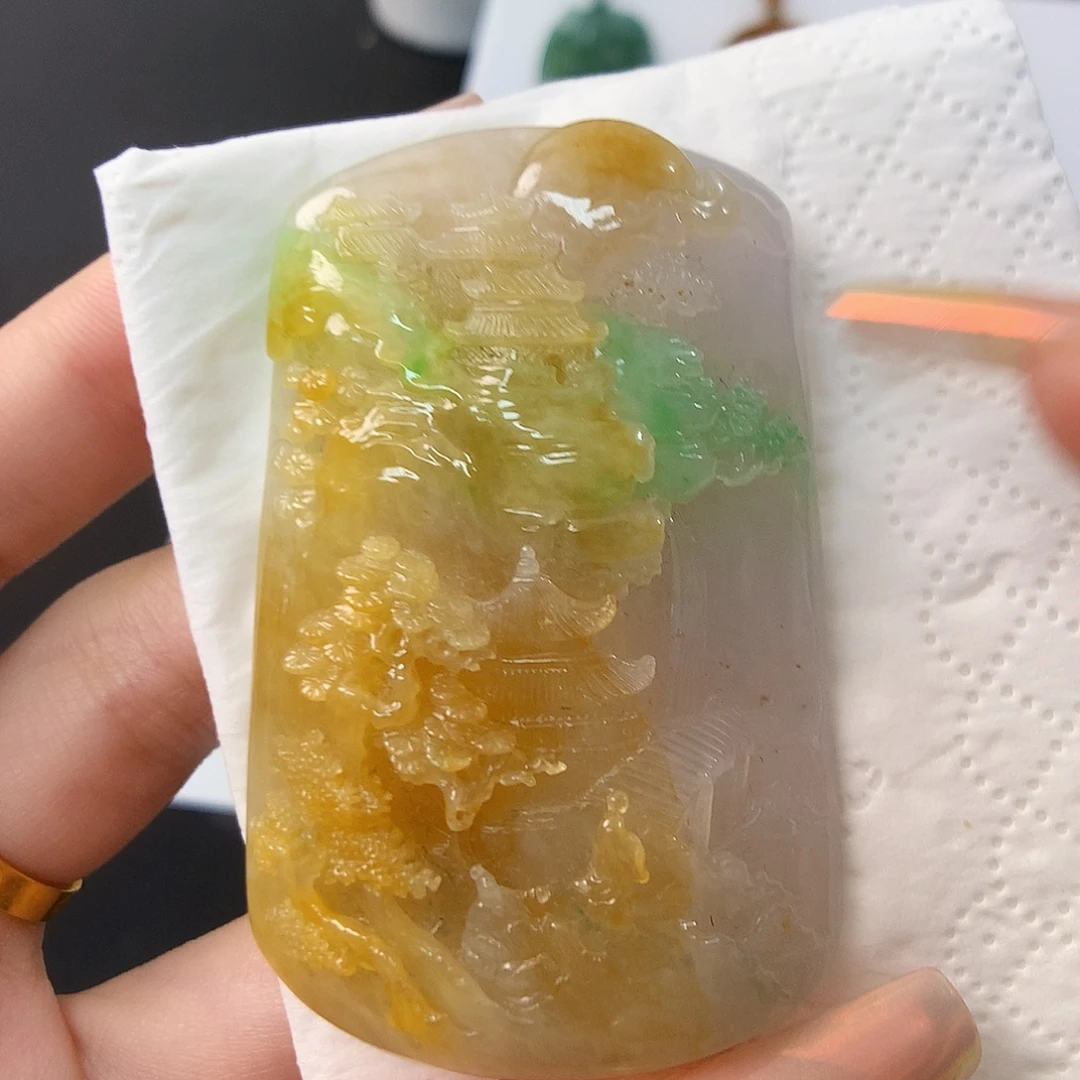 翡翠未镶嵌颈饰山水牌