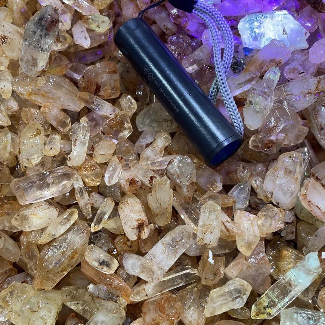 水晶未镶嵌珠宝半成品500g带紫光灯