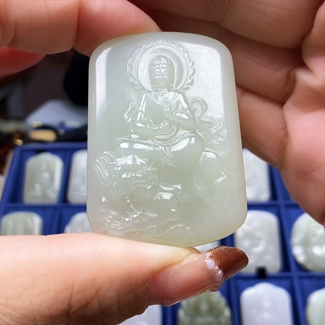 和田玉颈饰未镶嵌c***e