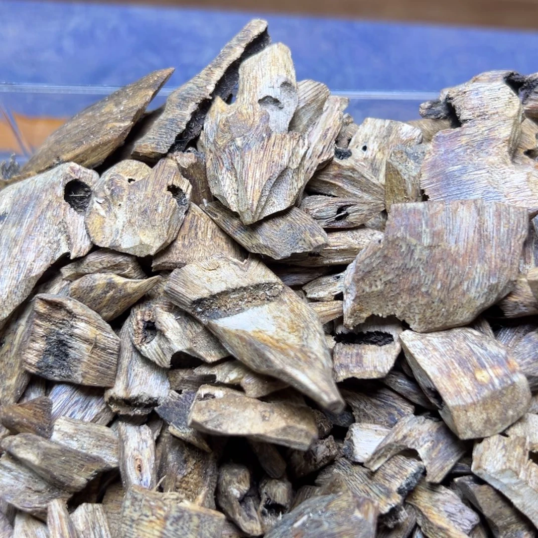 沉香碎屑沉香海南绿奇块料10克一份