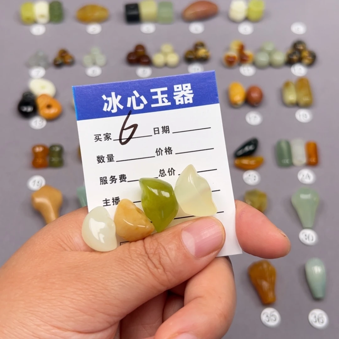 蛇纹石玉未镶嵌颈饰F****T