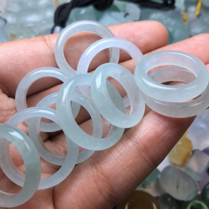 定制翡翠未镶嵌挂件