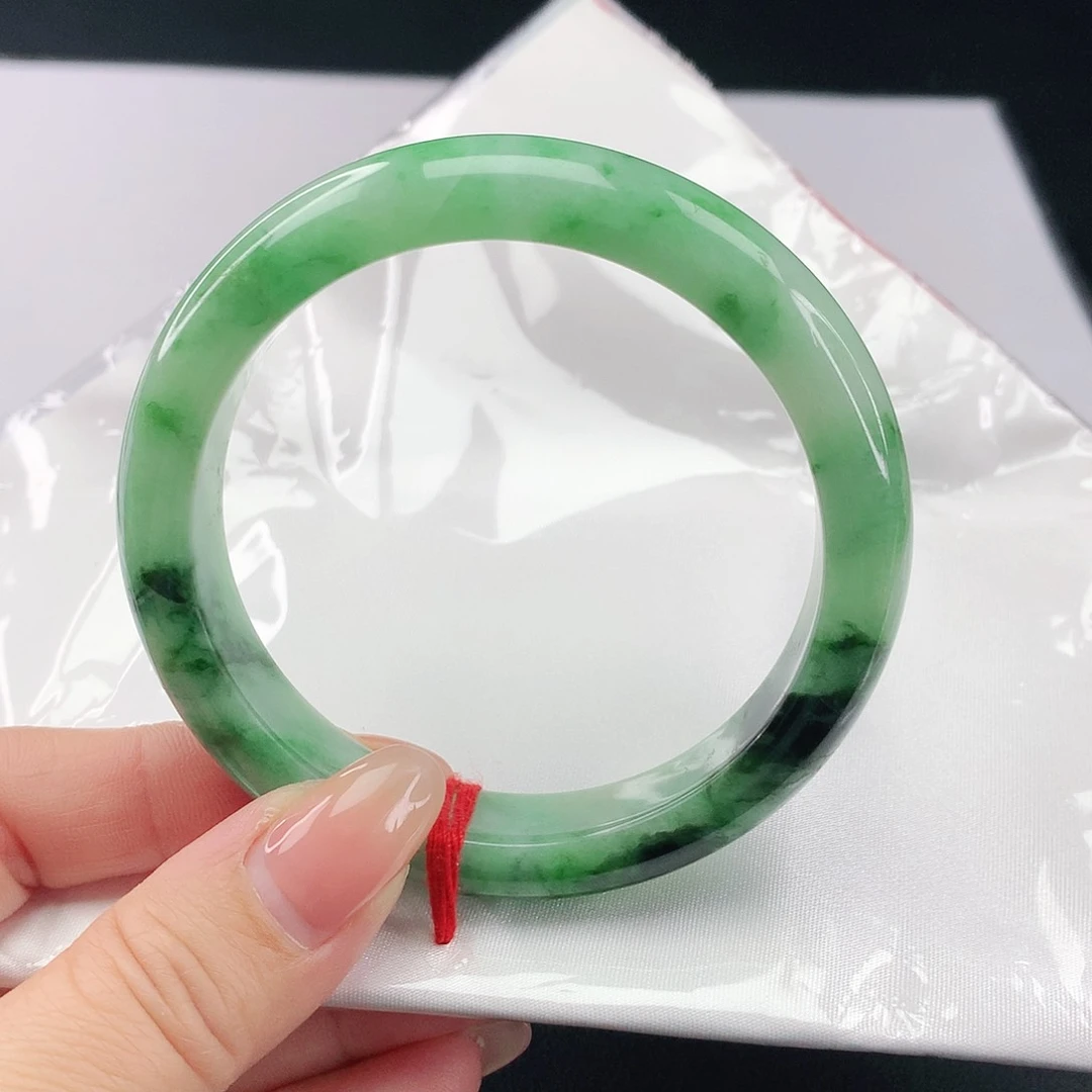 翡翠手镯未镶嵌翡翠051