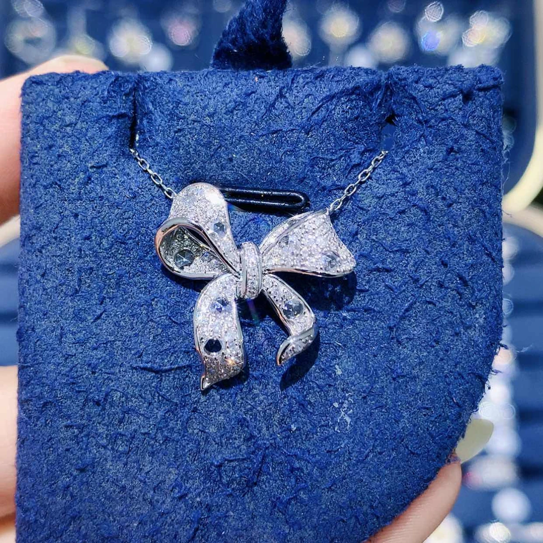 【闪购商品】颈饰铂Pt900镶嵌钻石不规则蝴蝶结项链