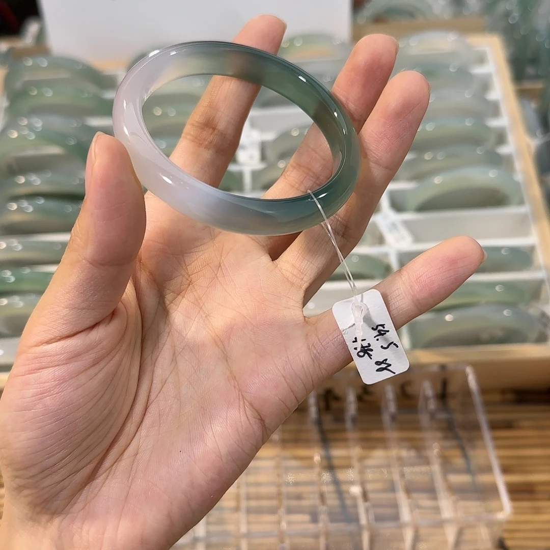 玛瑙/玉髓未镶嵌手镯圈口54.5