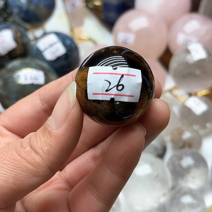 水晶49克黄虎晶球未镶嵌